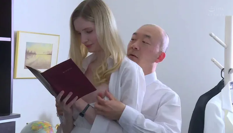 Người vợ chấp nhận làm con ghệ cho đối tác của Gã chồng để trả nợ